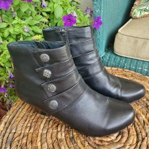 Dansko heeled boot size 40